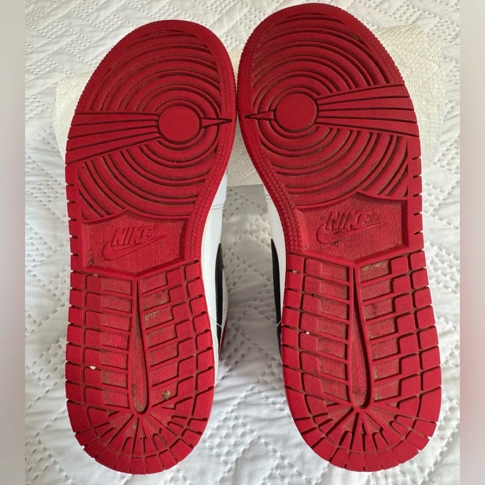 Nike Air Jordan 1 Low GS White Red Black Sneakers Big Boy Youth 7Y Woman 8.5 - Picture 4 of 15